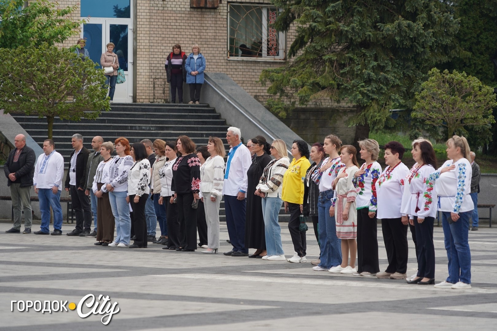 У Городку відзначили День вишиванки: фоторепортаж із центру міста