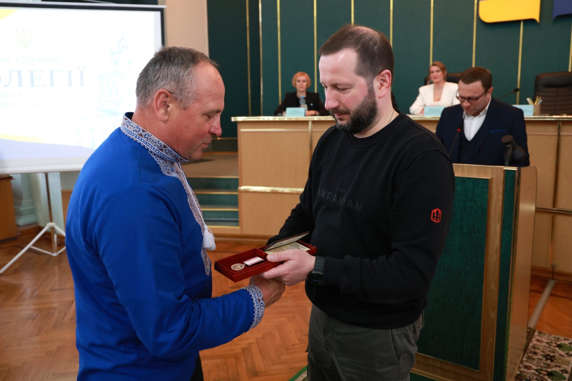 Сергій Тюрін вручив високі нагороди визначним подолянам