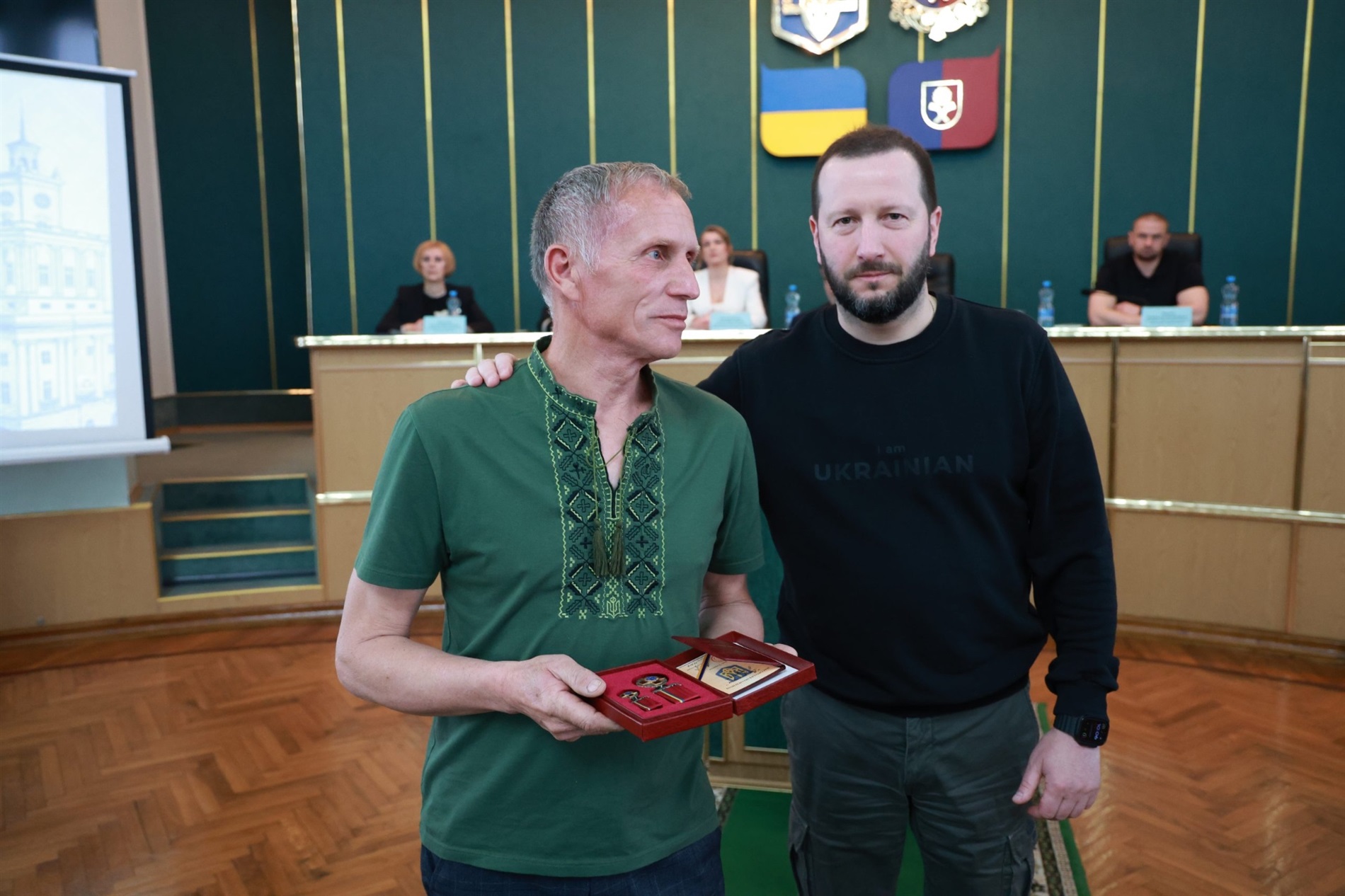 Сергій Тюрін вручив високі нагороди визначним подолянам