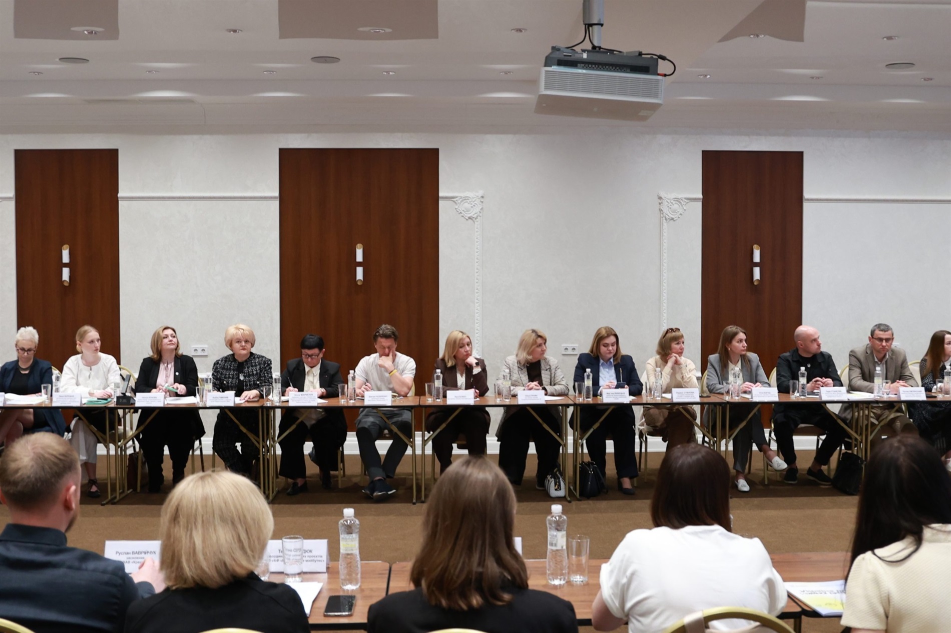 Стати опорою: як на Хмельниччині впроваджуватимуть інститут наставництва