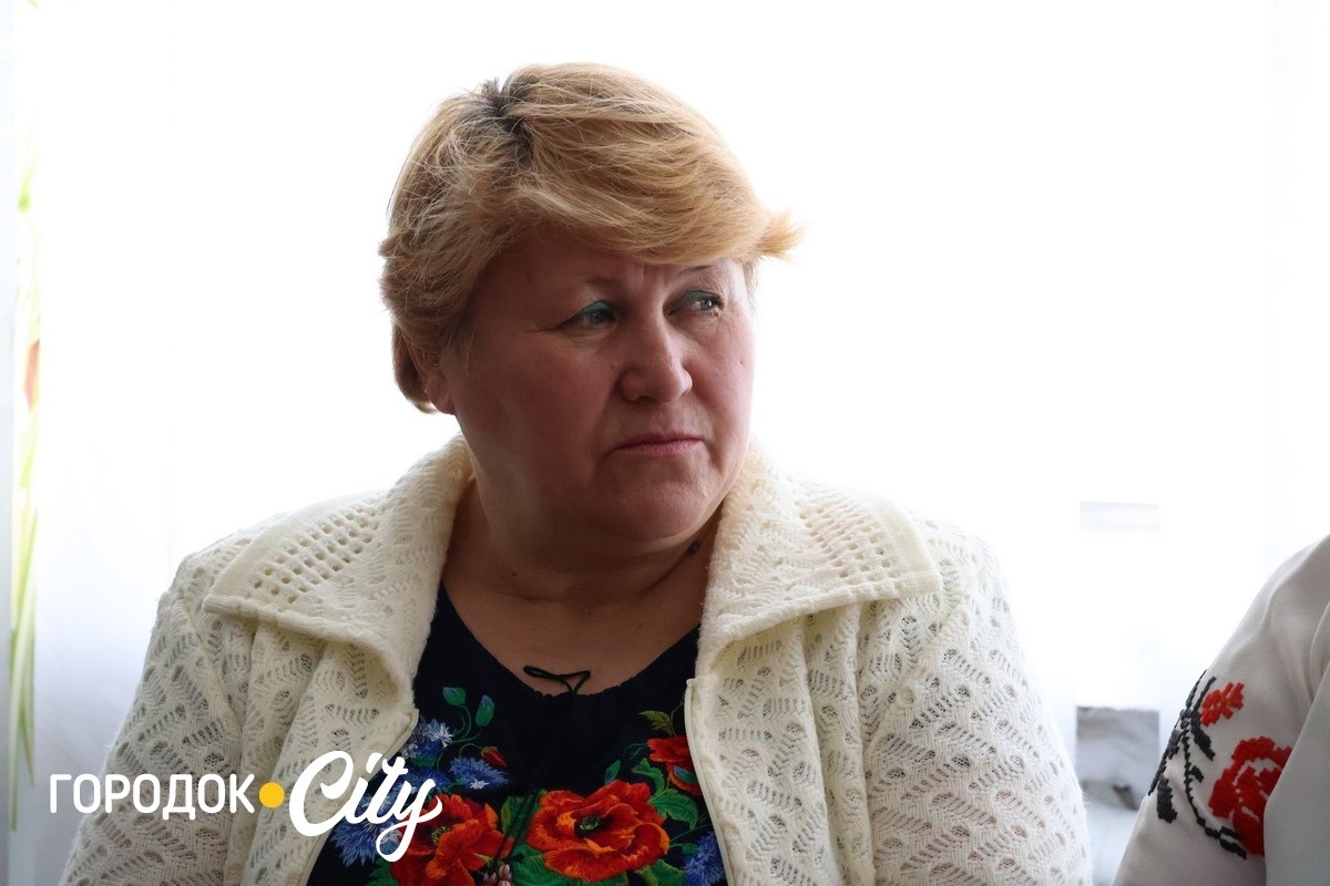 «Для мене вишивка — це антистрес». У Городку майстрині зібралися на гостину