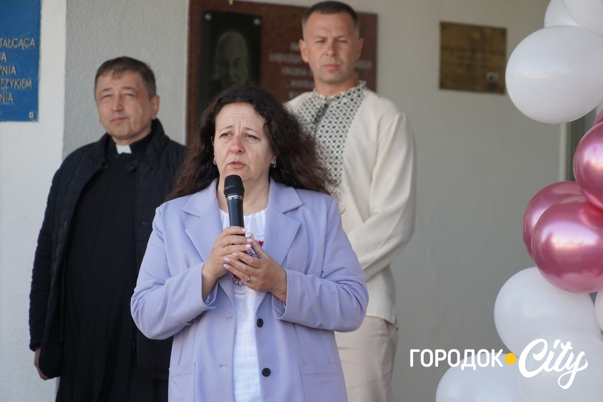 «Тільки сміливі мають щастя». У Городоцькому ліцеї №3 пролунав останній дзвоник
