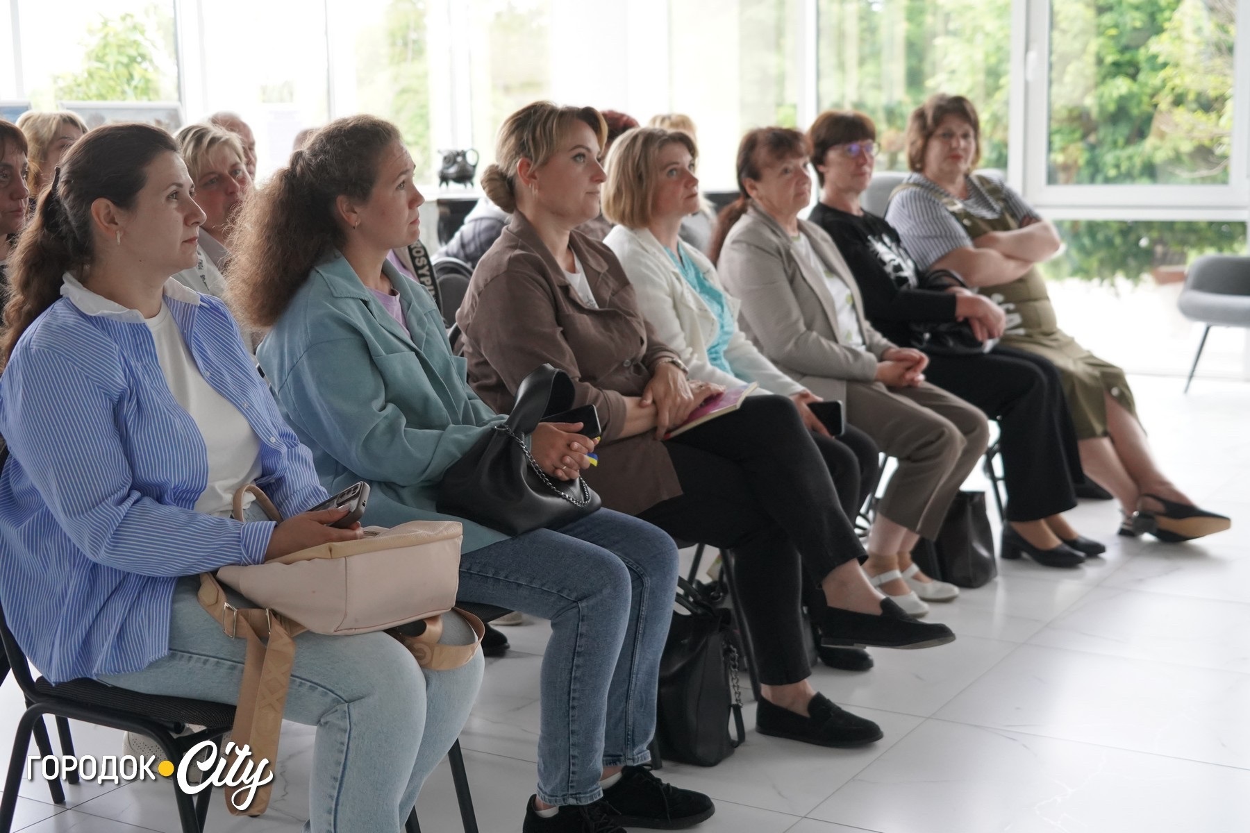 У Городку освітян навчали підтримувати інших і не втрачати власний ресурс
