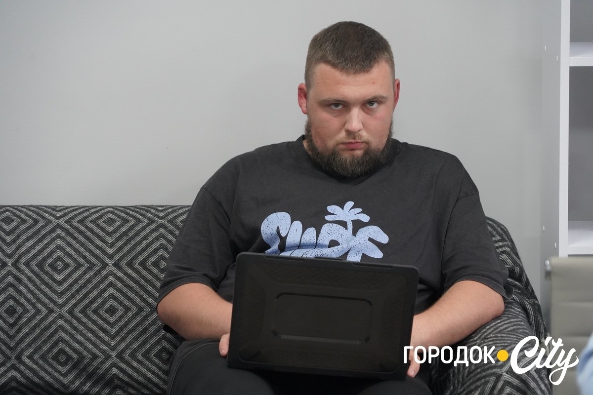 Чи зручний Городок для всіх: у місті перевірили громадські простори
