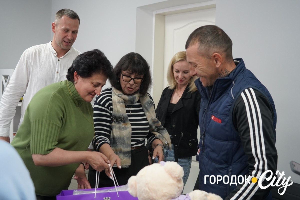 Чи зручний Городок для всіх: у місті перевірили громадські простори