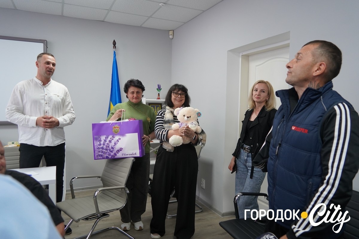 Чи зручний Городок для всіх: у місті перевірили громадські простори