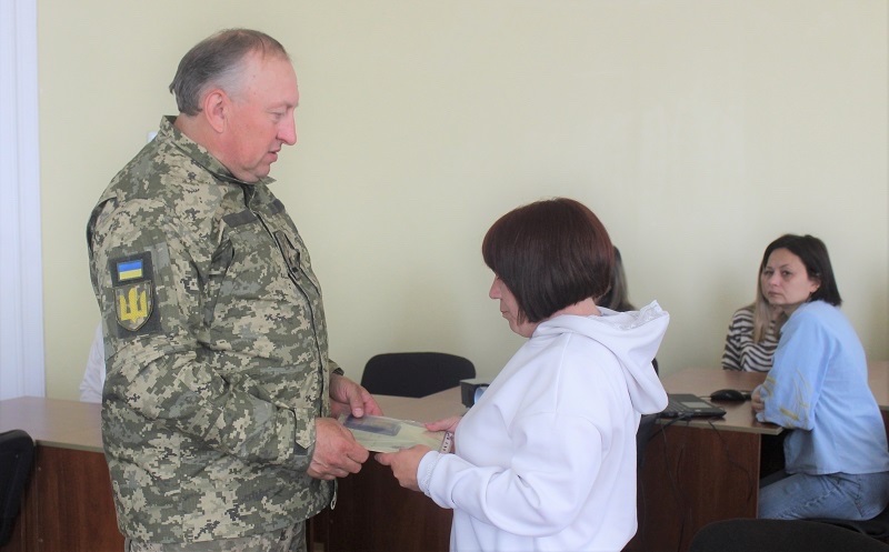 Нагороду чоловіка отримала дружина: історія полеглого захисника Олександра Пшонка з Городка
