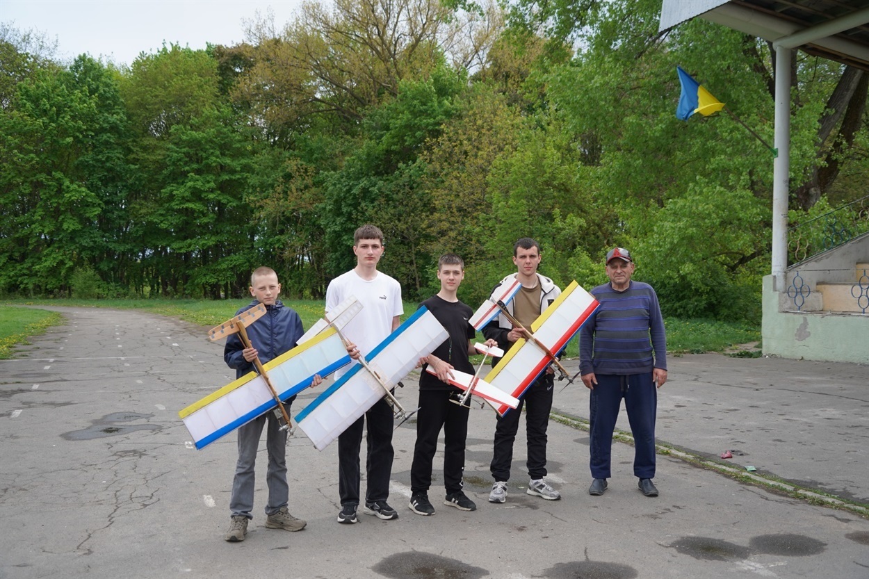 Раніше до складу команди з Городка входиди сильні та досвідчені пілоти Євген Шостак та Максим Барабашин.
