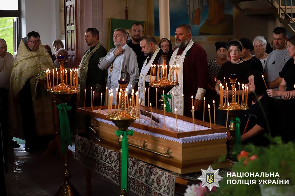 На Чемеровеччині попрощалися з поліцейським Ігорем Мельником, який працював у Городку