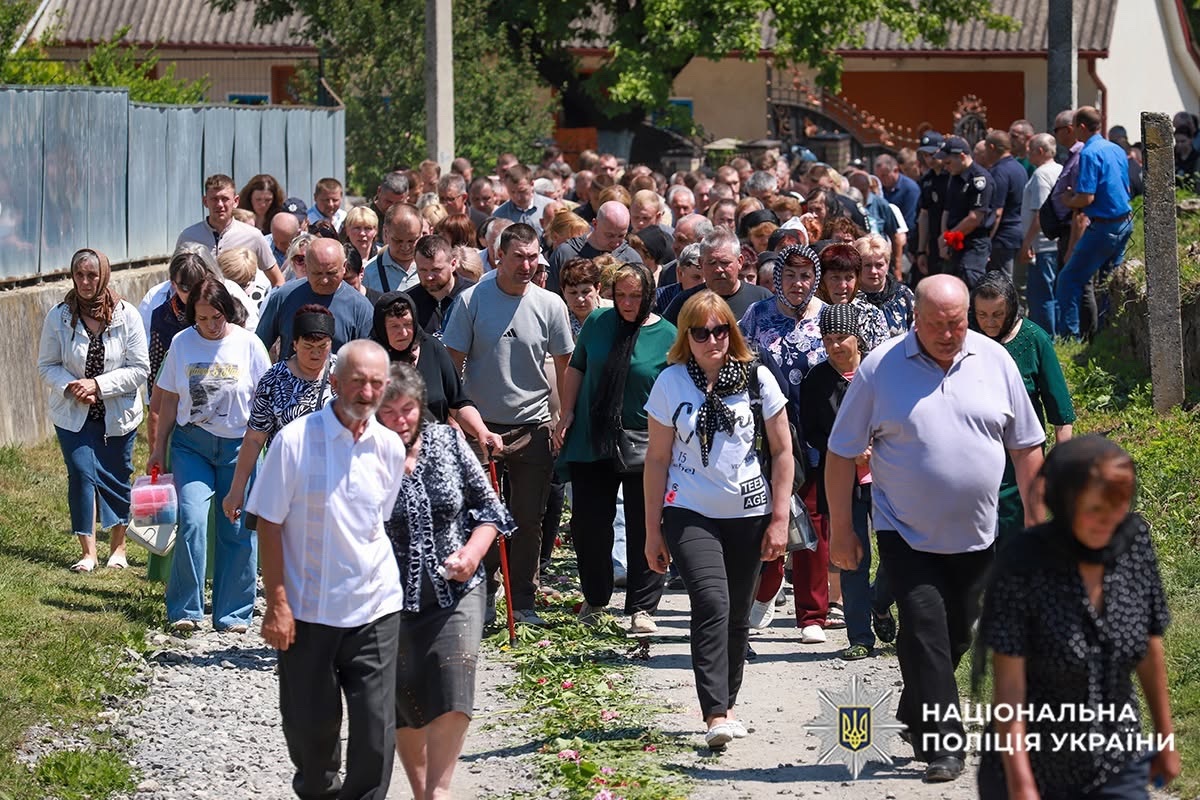 На Чемеровеччині попрощалися з поліцейським Ігорем Мельником, який працював у Городку