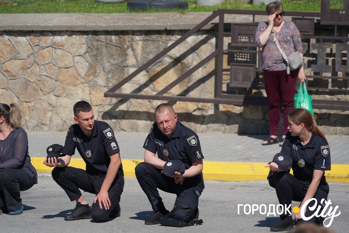 На Чемеровеччині попрощалися з поліцейським Ігорем Мельником, який працював у Городку