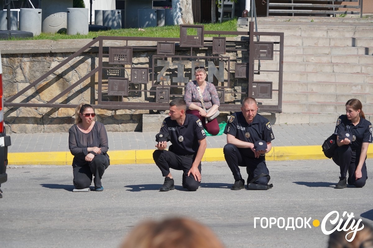 На Чемеровеччині попрощалися з поліцейським Ігорем Мельником, який працював у Городку