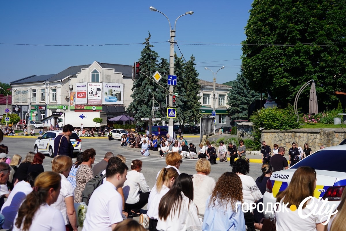 На Чемеровеччині попрощалися з поліцейським Ігорем Мельником, який працював у Городку