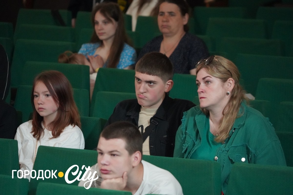 Тепло для тих, хто живе в очікуванні: у Городку підтримали родини військових