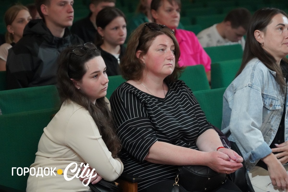 Тепло для тих, хто живе в очікуванні: у Городку підтримали родини військових