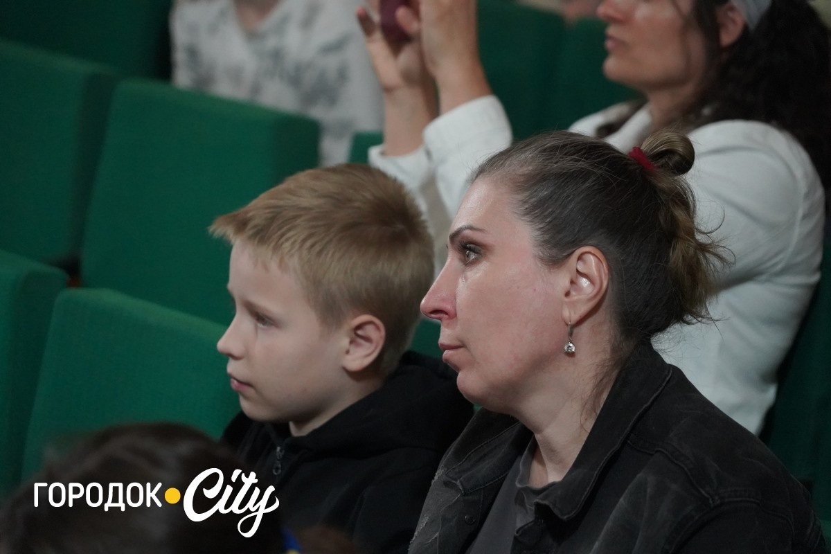 Тепло для тих, хто живе в очікуванні: у Городку підтримали родини військових