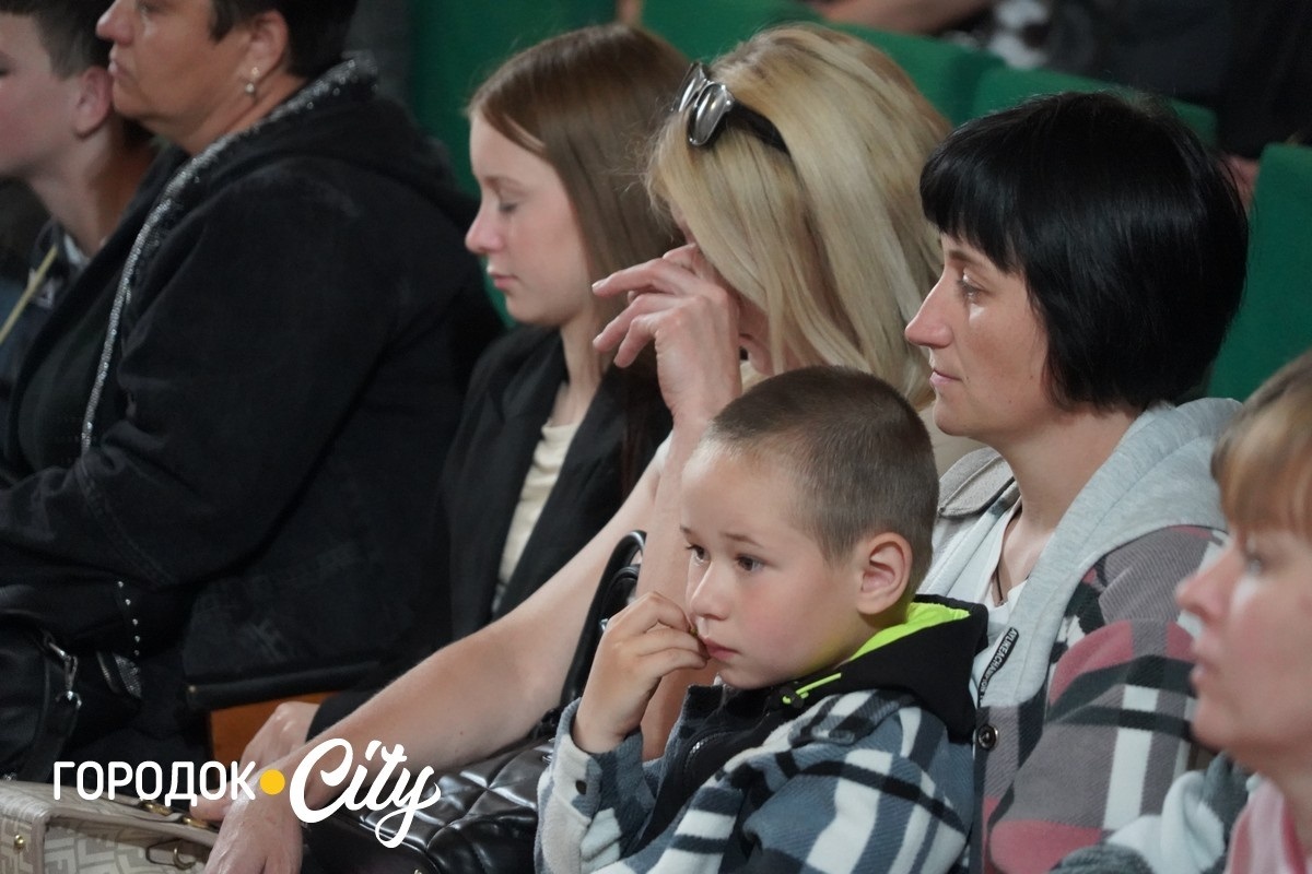 Тепло для тих, хто живе в очікуванні: у Городку підтримали родини військових