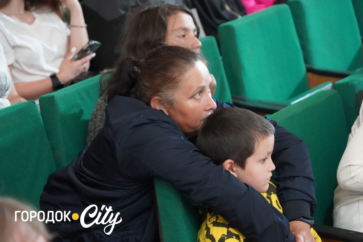 Тепло для тих, хто живе в очікуванні: у Городку підтримали родини військових