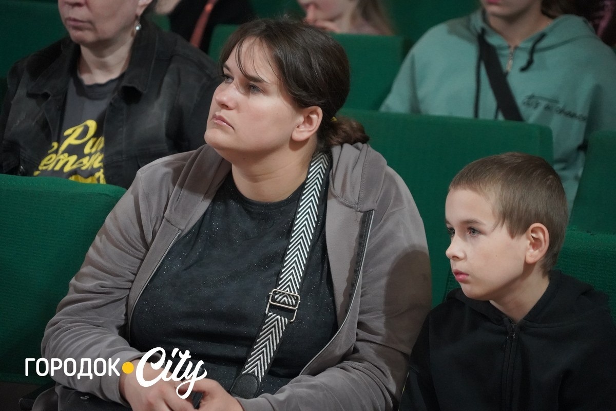 Тепло для тих, хто живе в очікуванні: у Городку підтримали родини військових