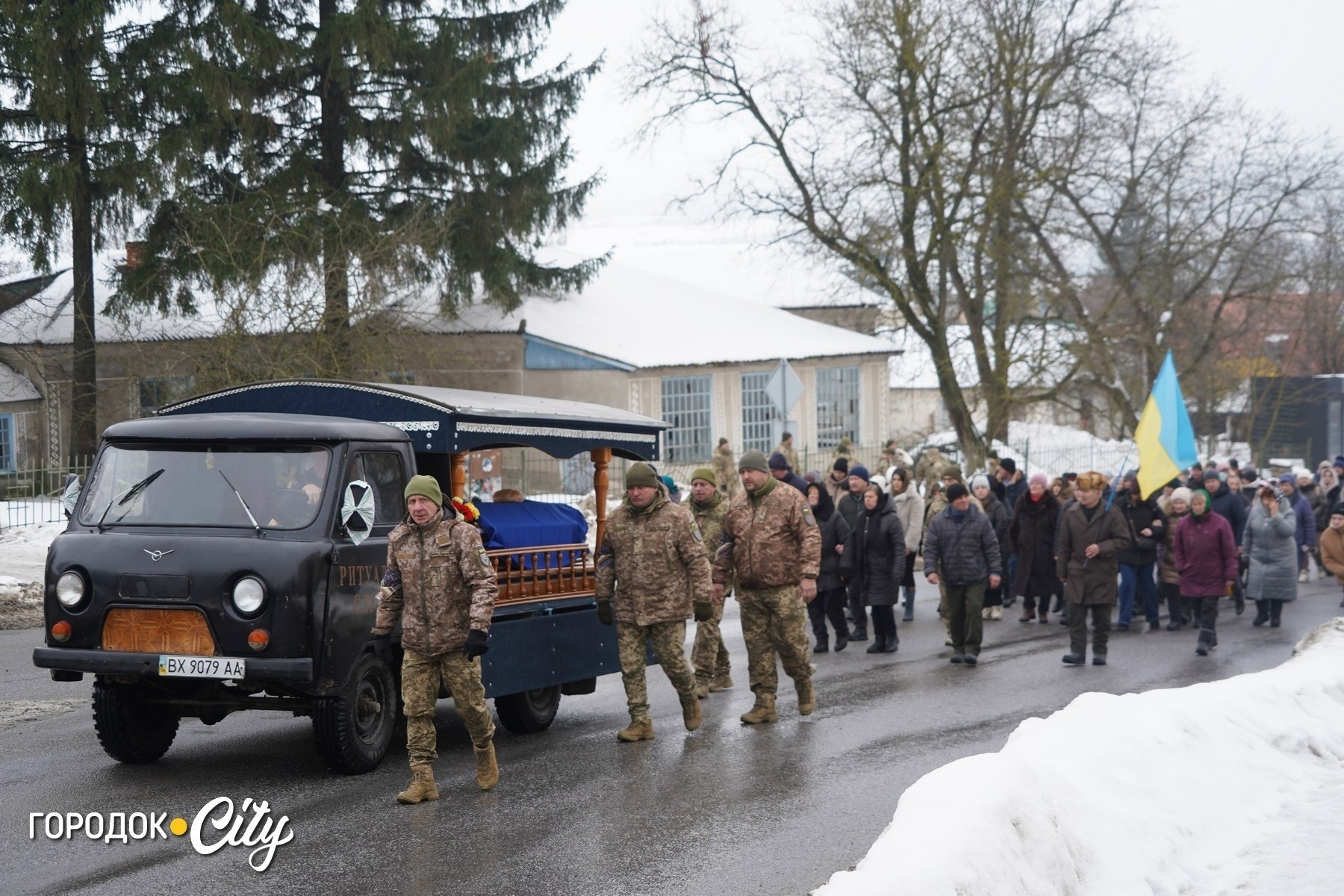 «Синочку, чому я тебе не вимолила в Бога?» Історія Героя Володимира Блажка очима матері