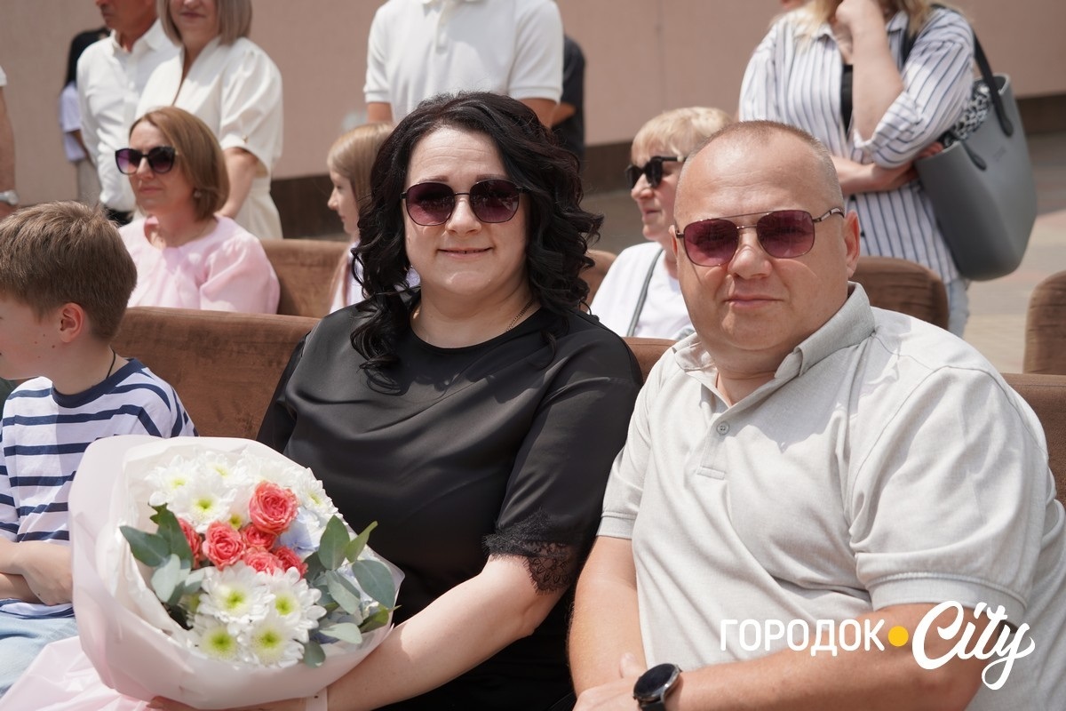 У ліцеї №4 попрощалися зі школою 65 випускників