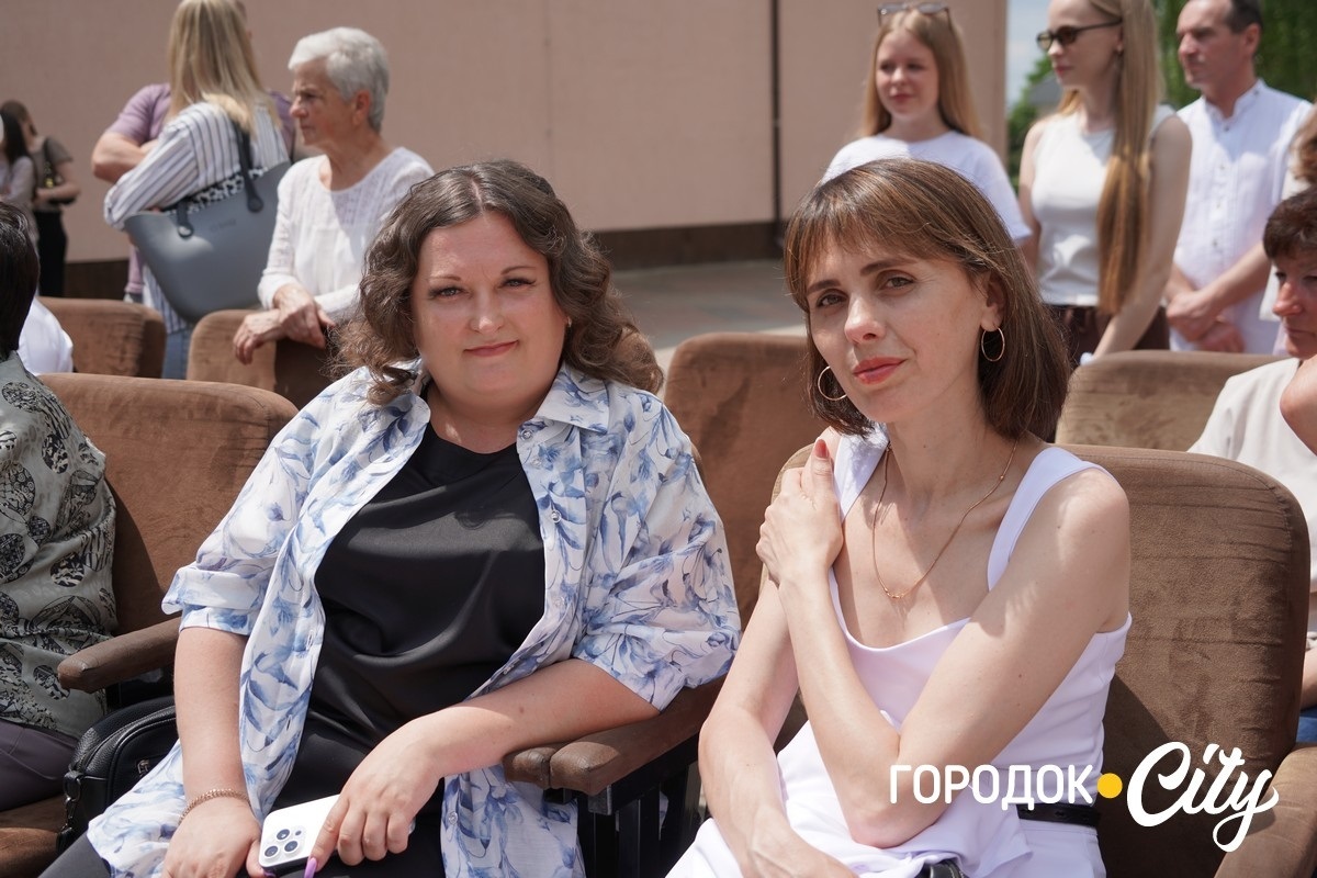 У ліцеї №4 попрощалися зі школою 65 випускників