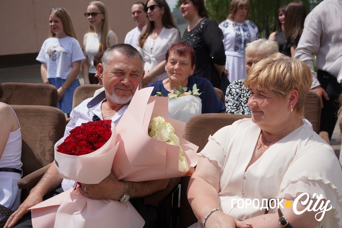 У ліцеї №4 попрощалися зі школою 65 випускників