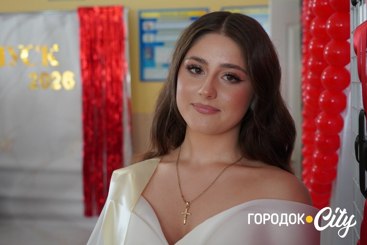 У ліцеї №4 попрощалися зі школою 65 випускників
