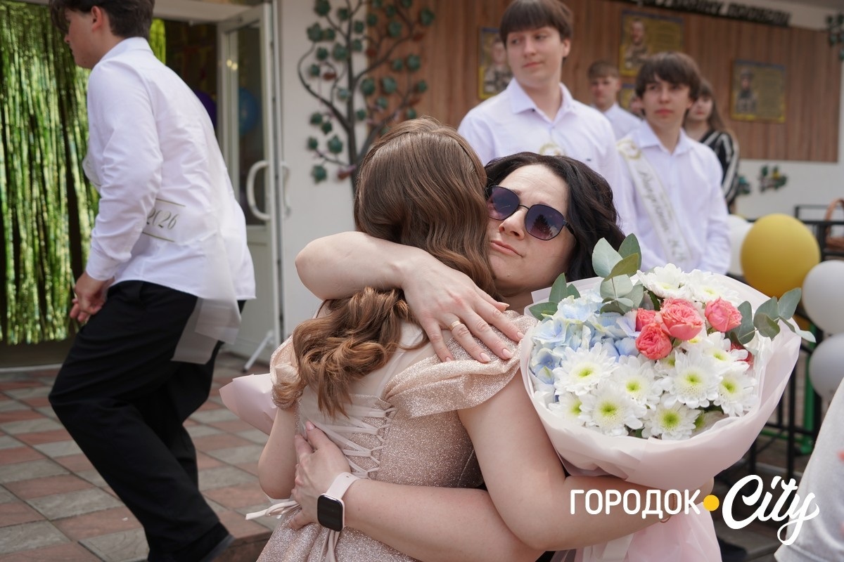У ліцеї №4 попрощалися зі школою 65 випускників