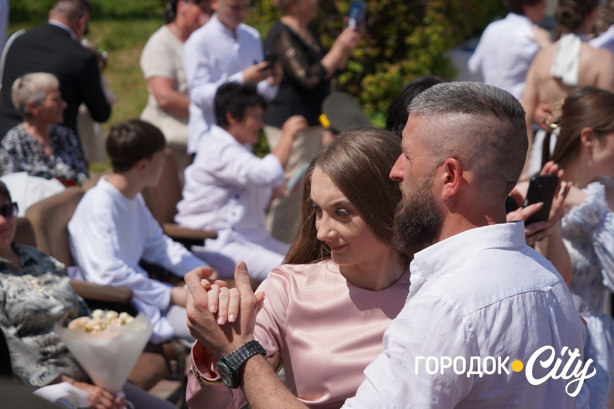 У ліцеї №4 попрощалися зі школою 65 випускників