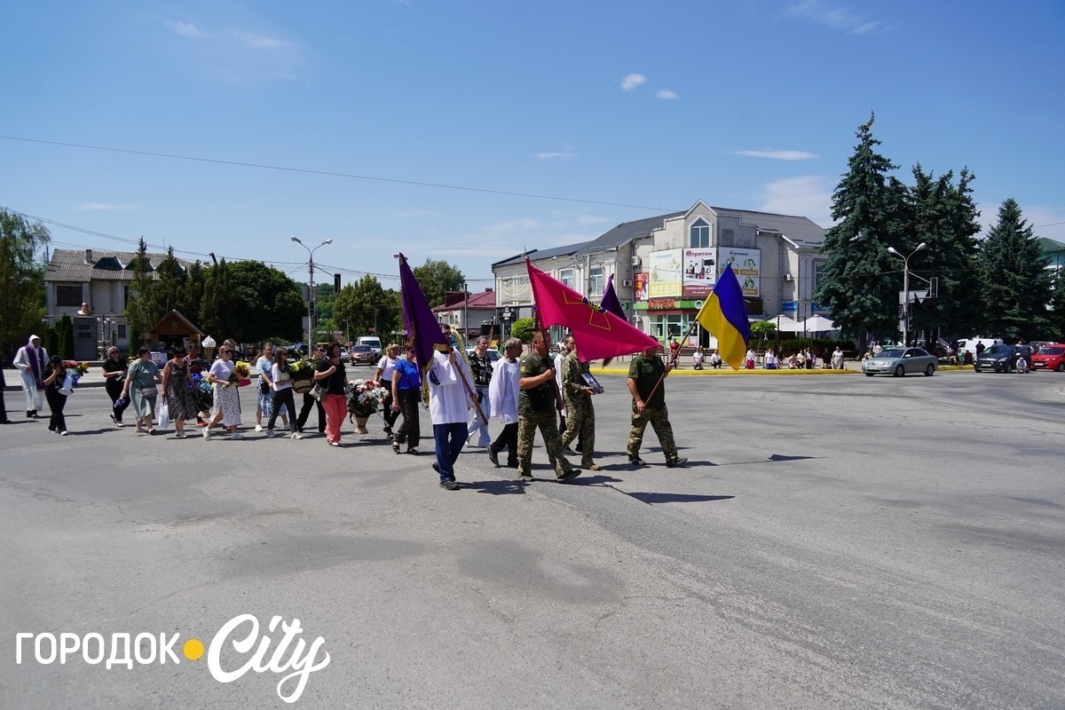 Майстер татуювання, який став воїном: у Городку вшанували пам’ять Олега Будуся