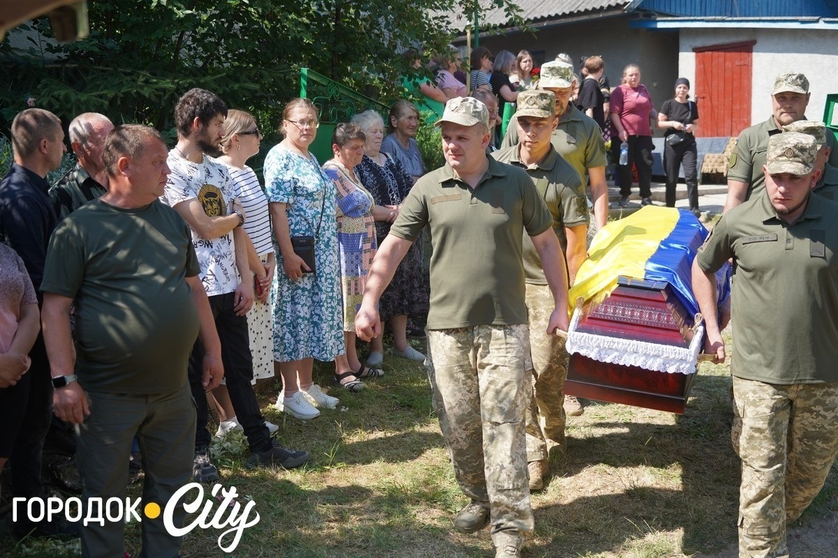Майстер татуювання, який став воїном: у Городку вшанували пам’ять Олега Будуся