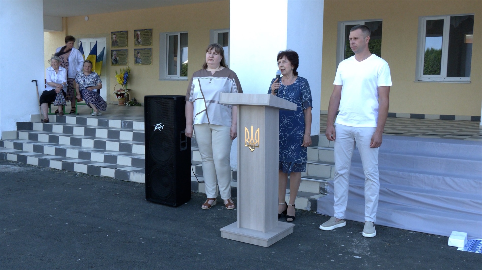 У Городоцькому ліцеї №2 відбувся випускний вечір: 45 учнів та учениць отримали свідоцтва про освіту