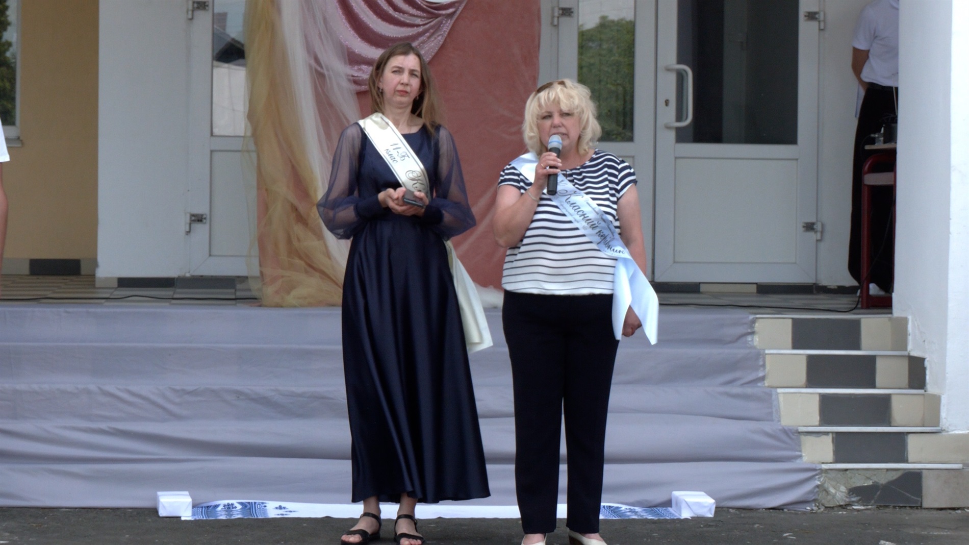 У Городоцькому ліцеї №2 відбувся випускний вечір: 45 учнів та учениць отримали свідоцтва про освіту