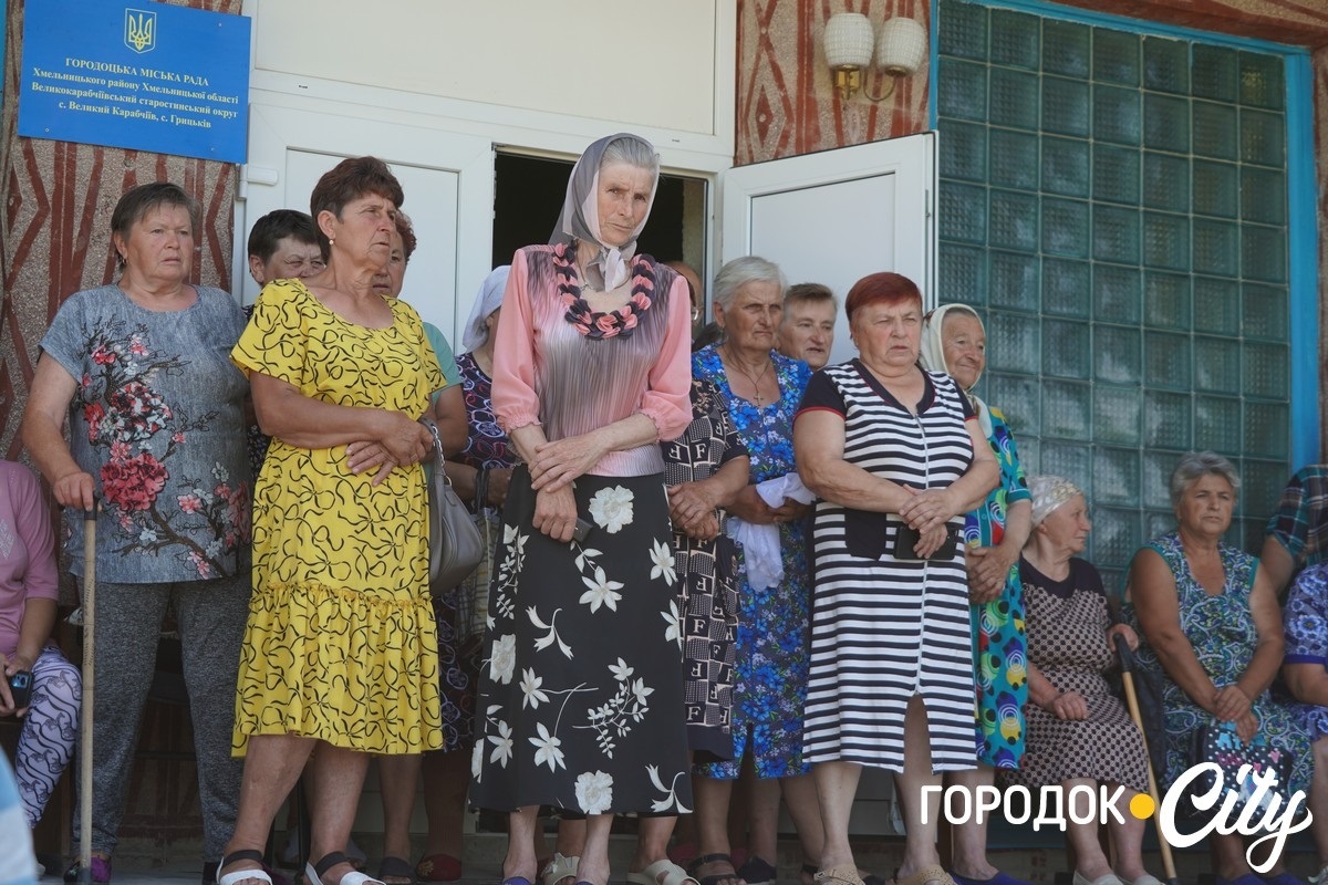 Мешканці пʼяти сіл на Городоччині просять повернути із ЗСУ їхнього лікаря