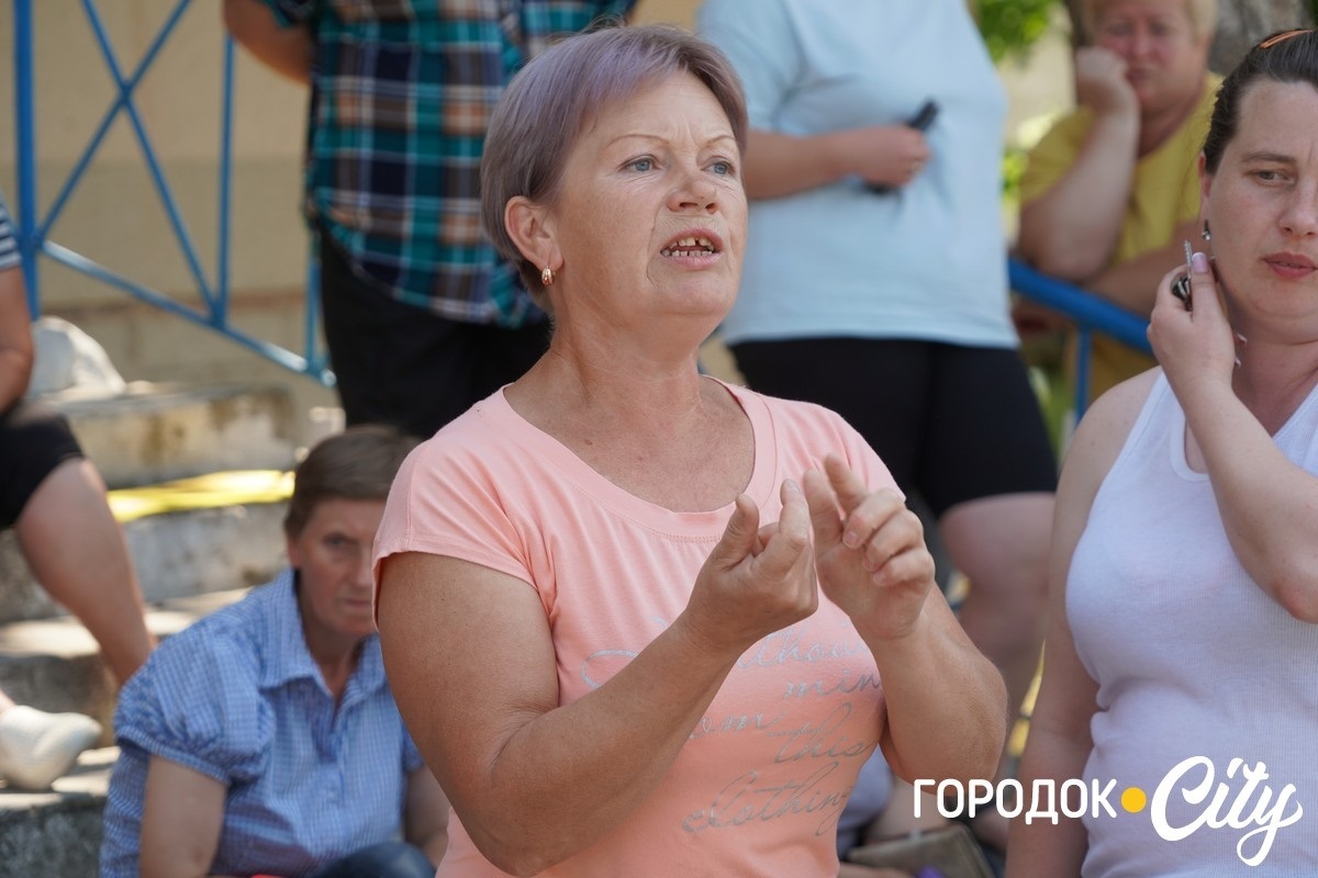 Мешканці пʼяти сіл на Городоччині просять повернути із ЗСУ їхнього лікаря