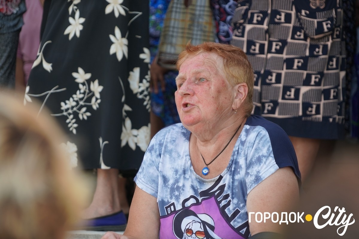 Мешканці пʼяти сіл на Городоччині просять повернути із ЗСУ їхнього лікаря
