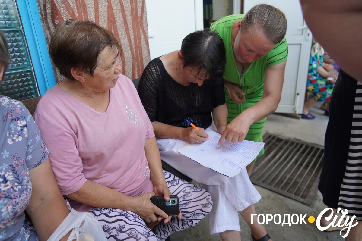 Мешканці пʼяти сіл на Городоччині просять повернути із ЗСУ їхнього лікаря