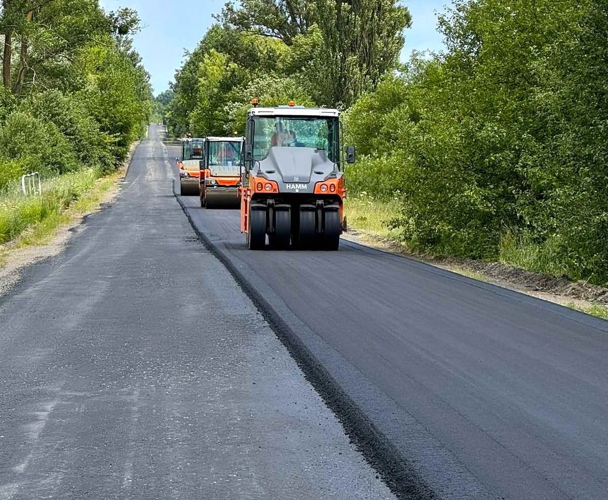 На дорогах державного значення Хмельниччини тривають ремонтні роботи. Де саме