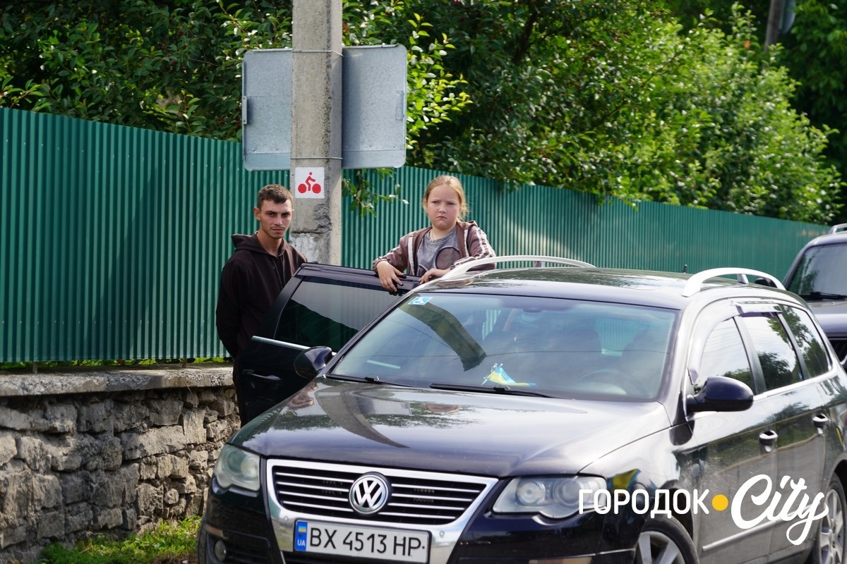 У Сатанові провели автопробіг на підтримку зниклих безвісти та полонених