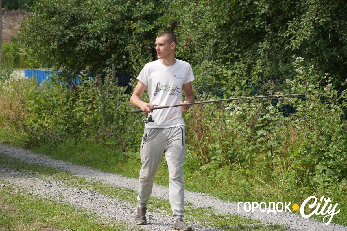 У Городку вперше провели дитячі змагання з риболовлі
