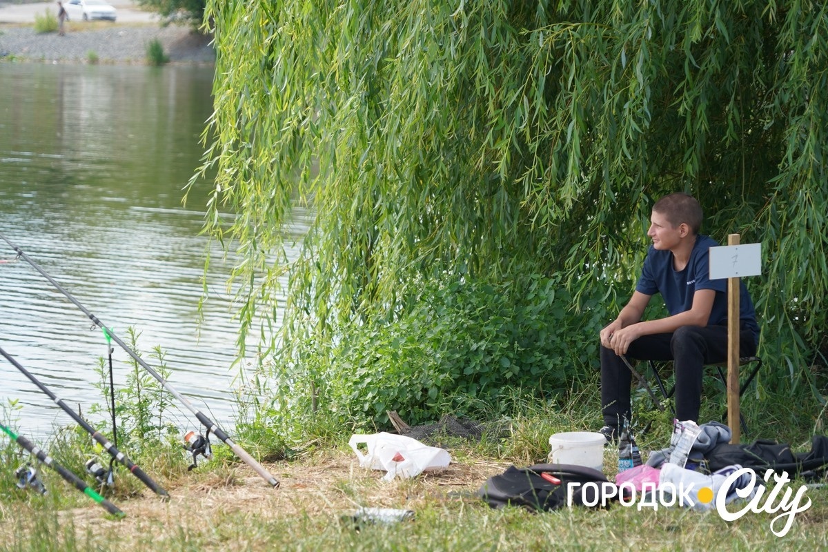 У Городку вперше провели дитячі змагання з риболовлі