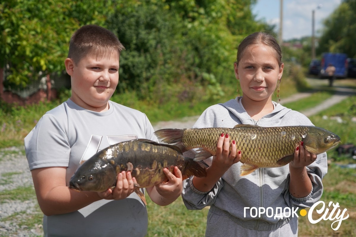 У Городку вперше провели дитячі змагання з риболовлі