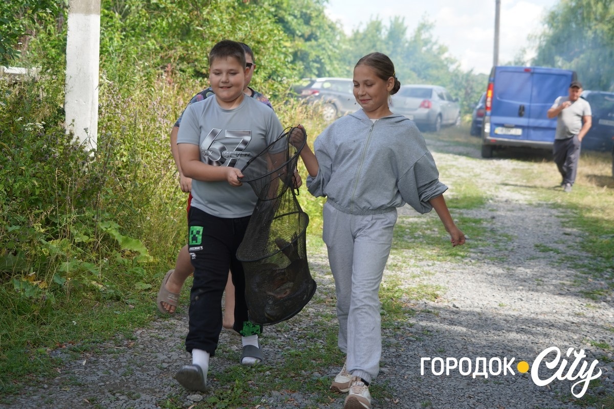 У Городку вперше провели дитячі змагання з риболовлі