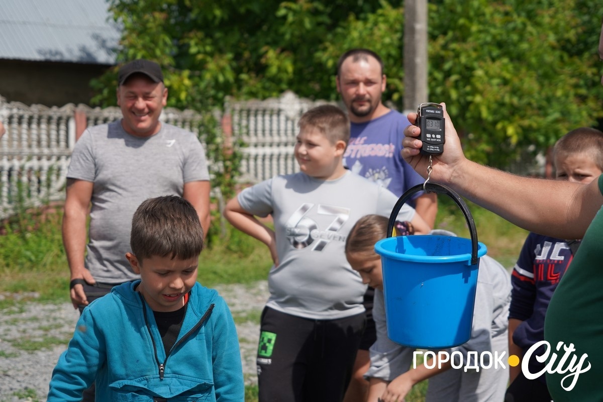 У Городку вперше провели дитячі змагання з риболовлі