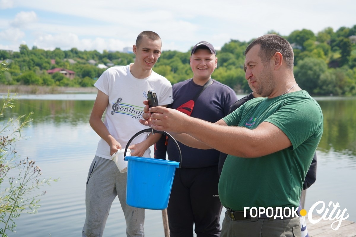 У Городку вперше провели дитячі змагання з риболовлі