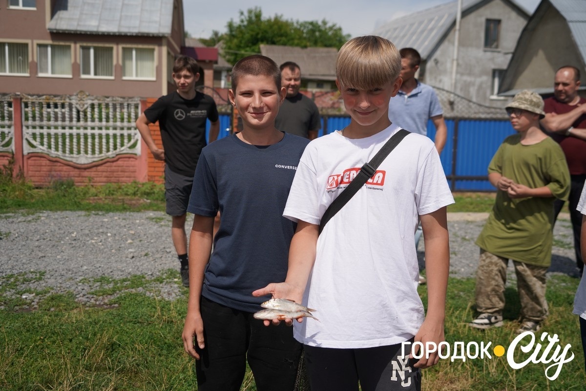 У Городку вперше провели дитячі змагання з риболовлі