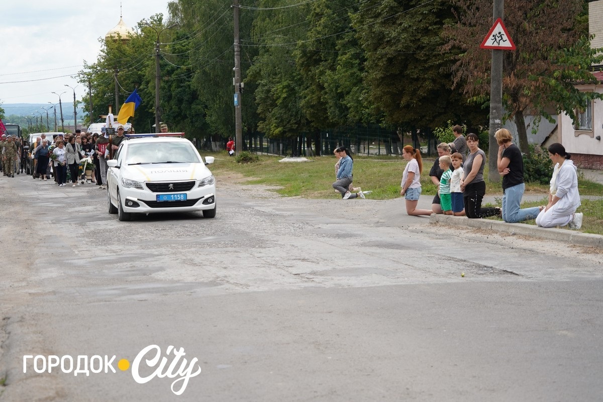 Городоччани провели в останню путь захисника Антона Яворського