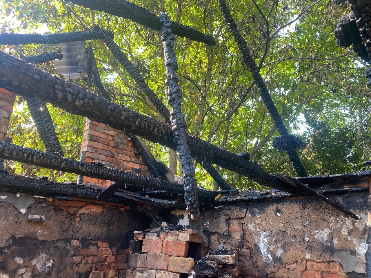 У Лісогірці через необережне куріння загорілася літня кухня
