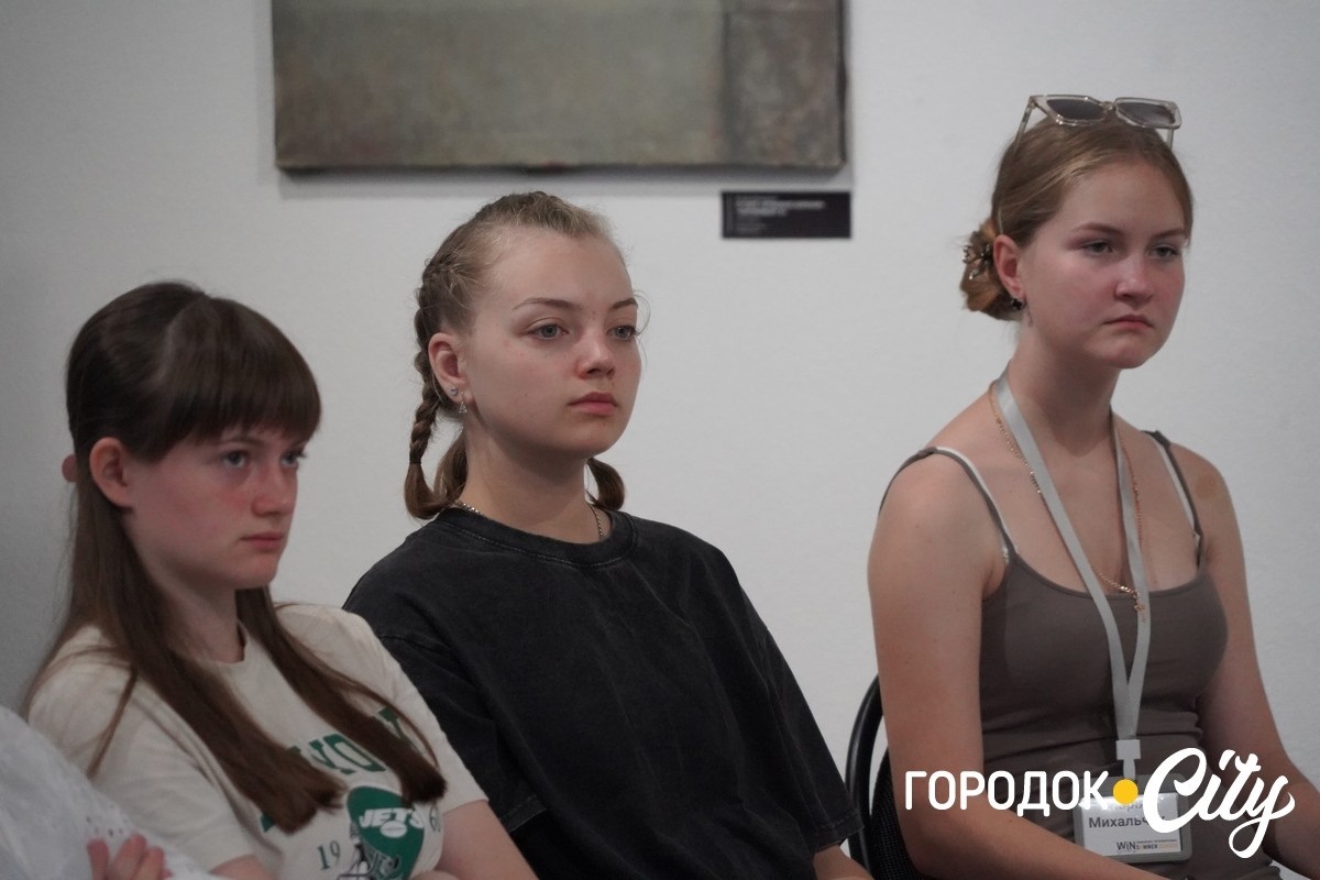 Як народжуються сучасні ліки: учасники літньої школи Виноградського побували у ролі розробників